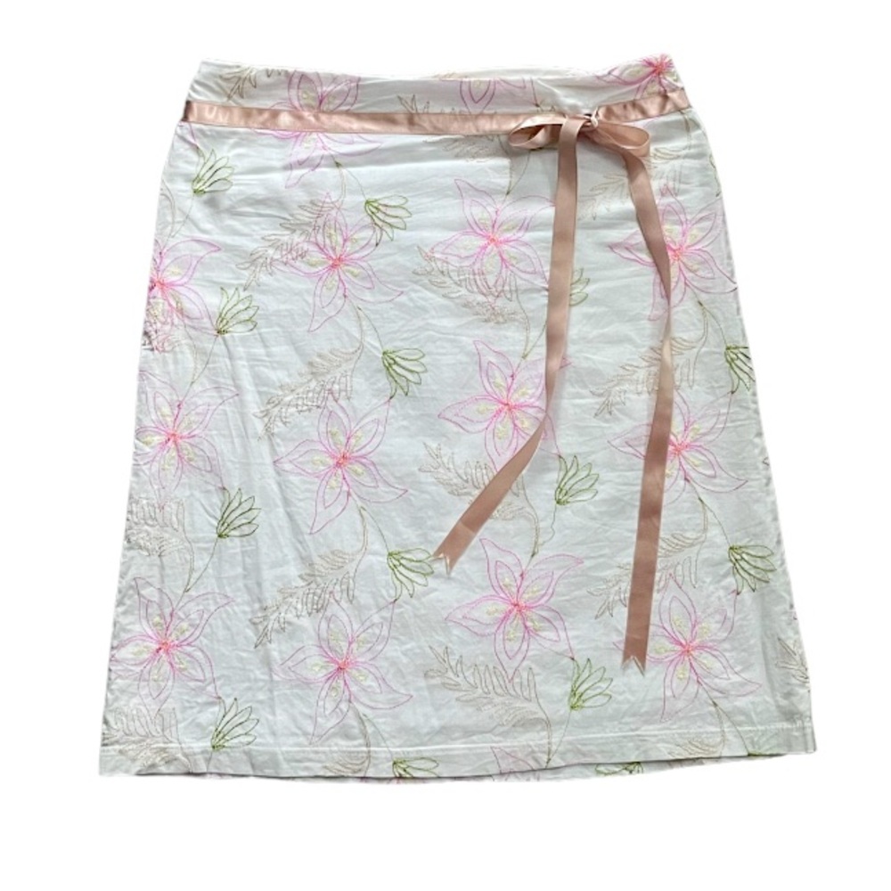 🌸 Shasa Embroidered Floral Skirt